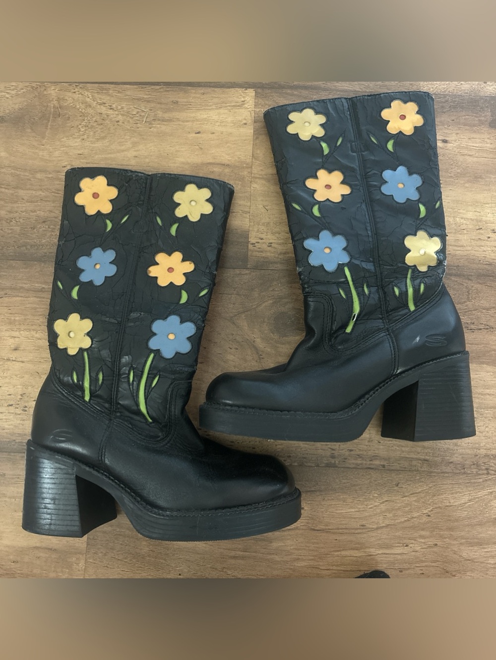 Vintage Skechers Flower Boots